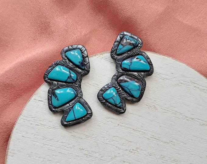 Stud : Asymmetrical Large