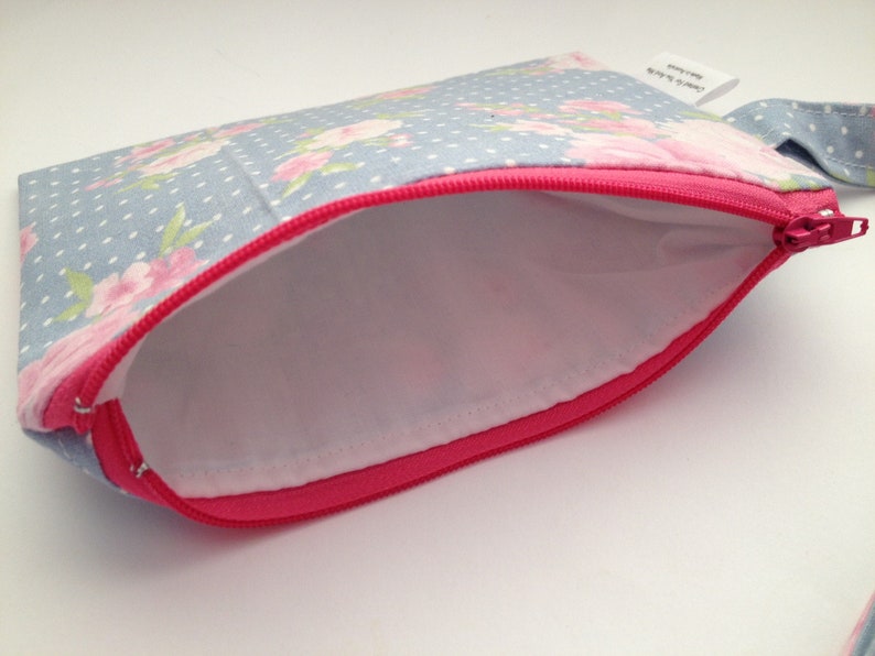 menstrual pads wallet privacy pouch bag feminine hygiene bag floral pencil case pouch makeup bag gift for teenage girl daughter