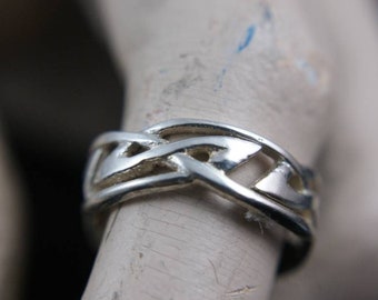 Rustic Sterling Silver Celtic Knot Ring - Unisex Viking Band