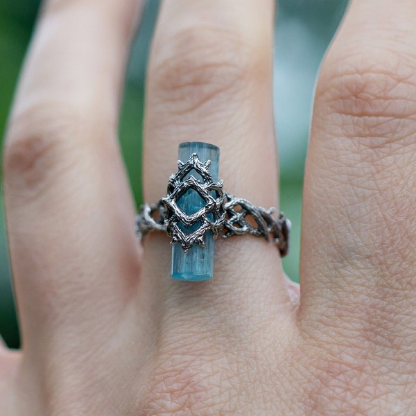 Celtic Aquamarine silver ring with raw green crystal, branches braided, wiccan jewelry, engagement, promise, twig ring, green forest leaves