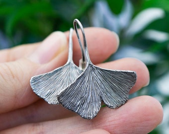 Sterlingzilveren oorbellen met ginkgoblad: botanische sieraden