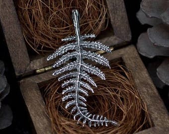 Fern leaf silver pendant, realistic leaf, natural fern twig, wood jewelry, natural texture, forest witch charm, botanical, herb talisman