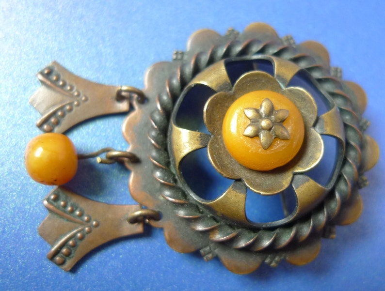 Art Deco Old Soviet Latvian Folk Ethnic Jewelry Natural Baltic Amber gems SAKTA Pin Brooch Charm 12 g