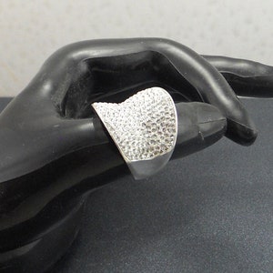 Malaysia clear crystals 925 Vintage Sterling Silver Ring. Size 8