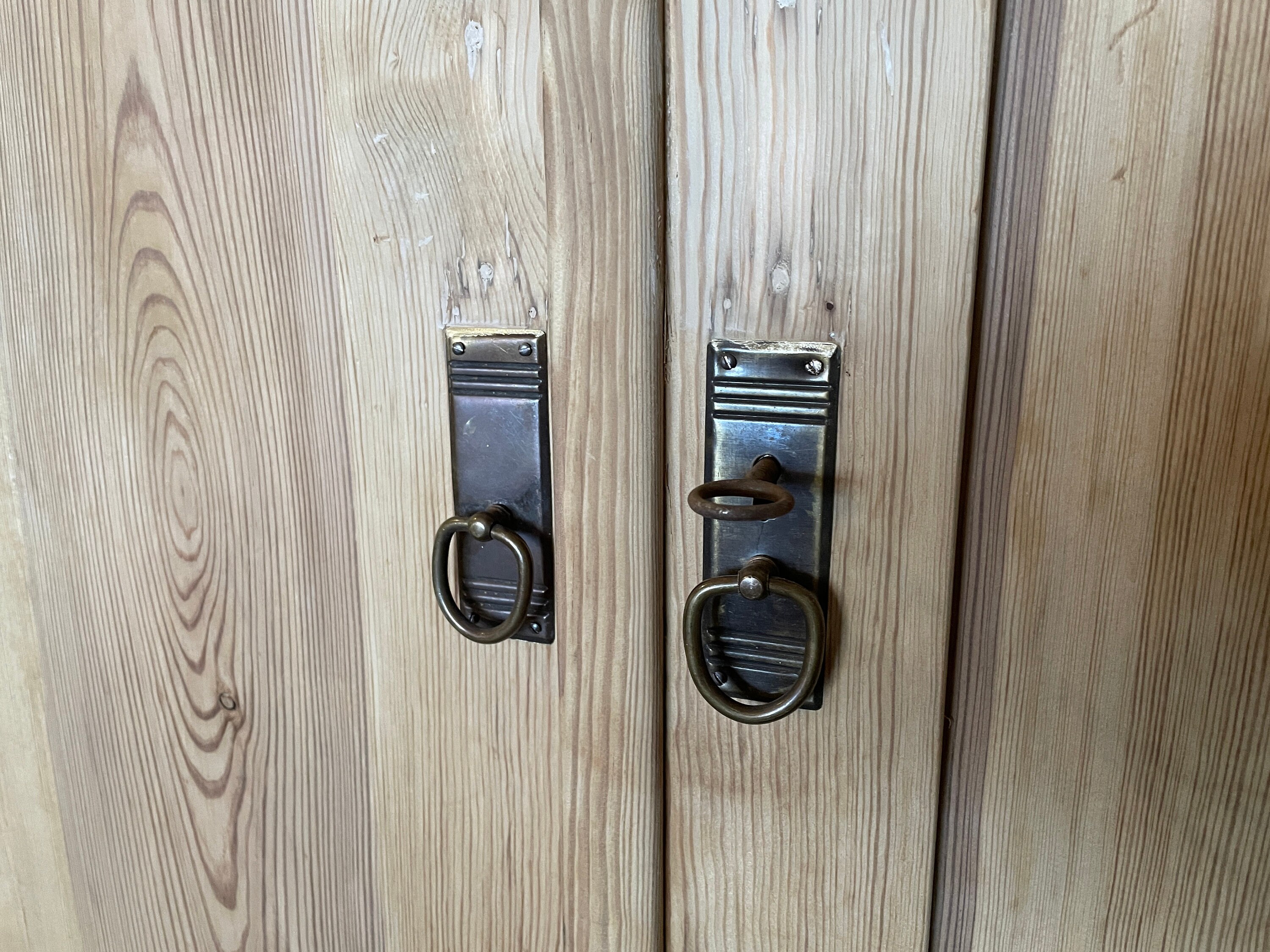 Antiker Schrank | Etsy