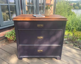 Antique chest of drawers