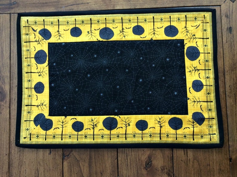 Quilted Placemat Set of 6 Halloween Placemats Spooky Decor Etsy