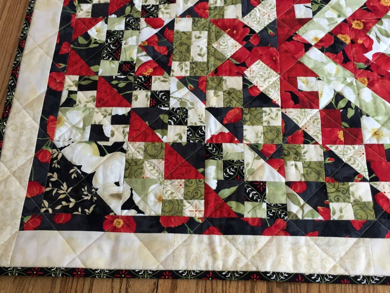 Quilted Poppy Table Runner Old Fashioned Red and White Poppy Etsy
