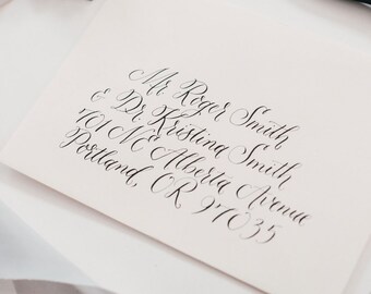 Adressage d'enveloppes calligraphié personnalisé | Style Chestnut Hill | Calligraphié à la main