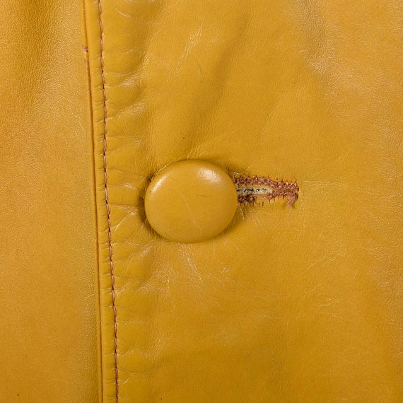 Medium 1970s Trench Coat Mustard Leather Huge Lap… - image 10