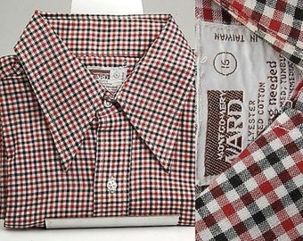 Large 1970s Mens Shirt Woven Red Black White Micro Check Plaid Short Sleeve Button Up Wing Collar