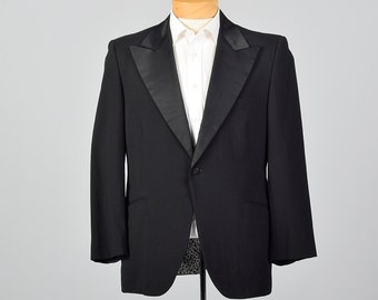 Large 42S 1970s Mens Tuxedo Jacket Black Single Button Convertible Pockets Satin Peak Lapels Formal Party 70s Vintage Menswear