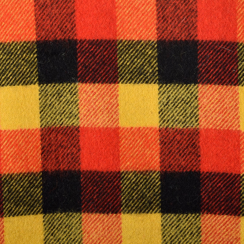 XL 1950s Mens Plaid Wool Shirt Long Sleeve Woven Red Yellow Flap Pockets Button Front Rounded Bottom 50s Vintage Shirt