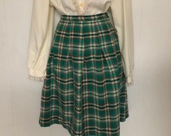 Vintage 1950s Women's Wool Skirt in Green multicolored plaid.