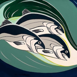 Könnte beinhalten: Abstrakte Malerei von drei Fischen, die in einer dunkelblauen und grünen aquatischen Umgebung schwimmen. Die Fische sind stilisiert mit schwarzen, weißen und grauen Details und offenen Mäulern. Der Hintergrund weist fließende Linien auf.
