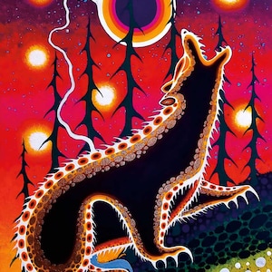 Puede incluir: Obra de arte vibrante que representa un lobo aullando contra un cielo nocturno colorido. El lobo es negro con detalles en naranja y blanco, sobre un fondo de tonos rojos, morados y amarillos. La imagen incluye árboles estilizados y elementos celestiales.