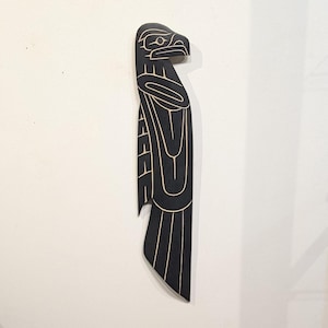 RAVEN 28 &quot;David LOUIS Original signierte Zedernschnitzerei des Westküsten-Künstlers der Salish Indianer in massiver Zeder eine Squamish OOAK Wandkunst