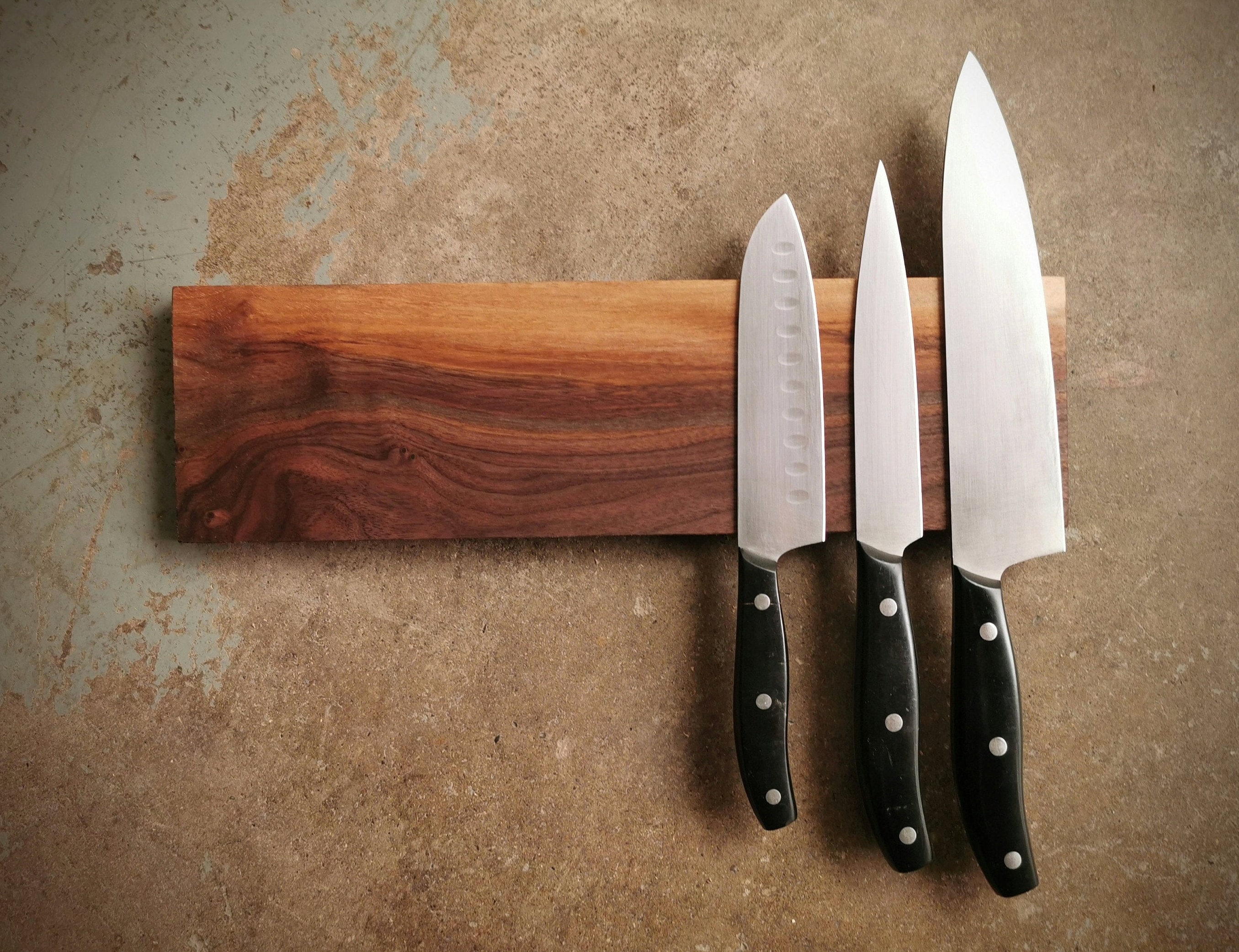 kitchen knife set with magnetic wall hanger