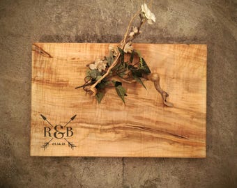 Personalized Solid Maple Cutting Board: Engraved Design