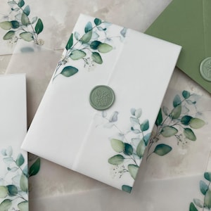 Envoltura de invitación de boda de vitela de eucalipto, sobre floral de 5x7 para bodas de primavera, funda de invitación DIY