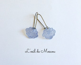 boucles d'oreilles dormeuses, nuage bleu en pointillés