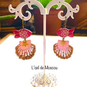 Fish and shell earrings, pink and gold