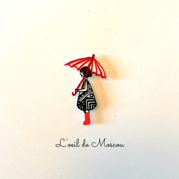 pin's design original, dessiné à la main sur plastique fou, motif dame au parapluie