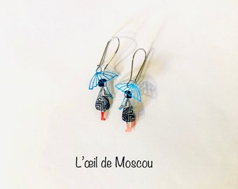 Boucles d'oreilles « les petites dames » création fait-main, shrink plastic