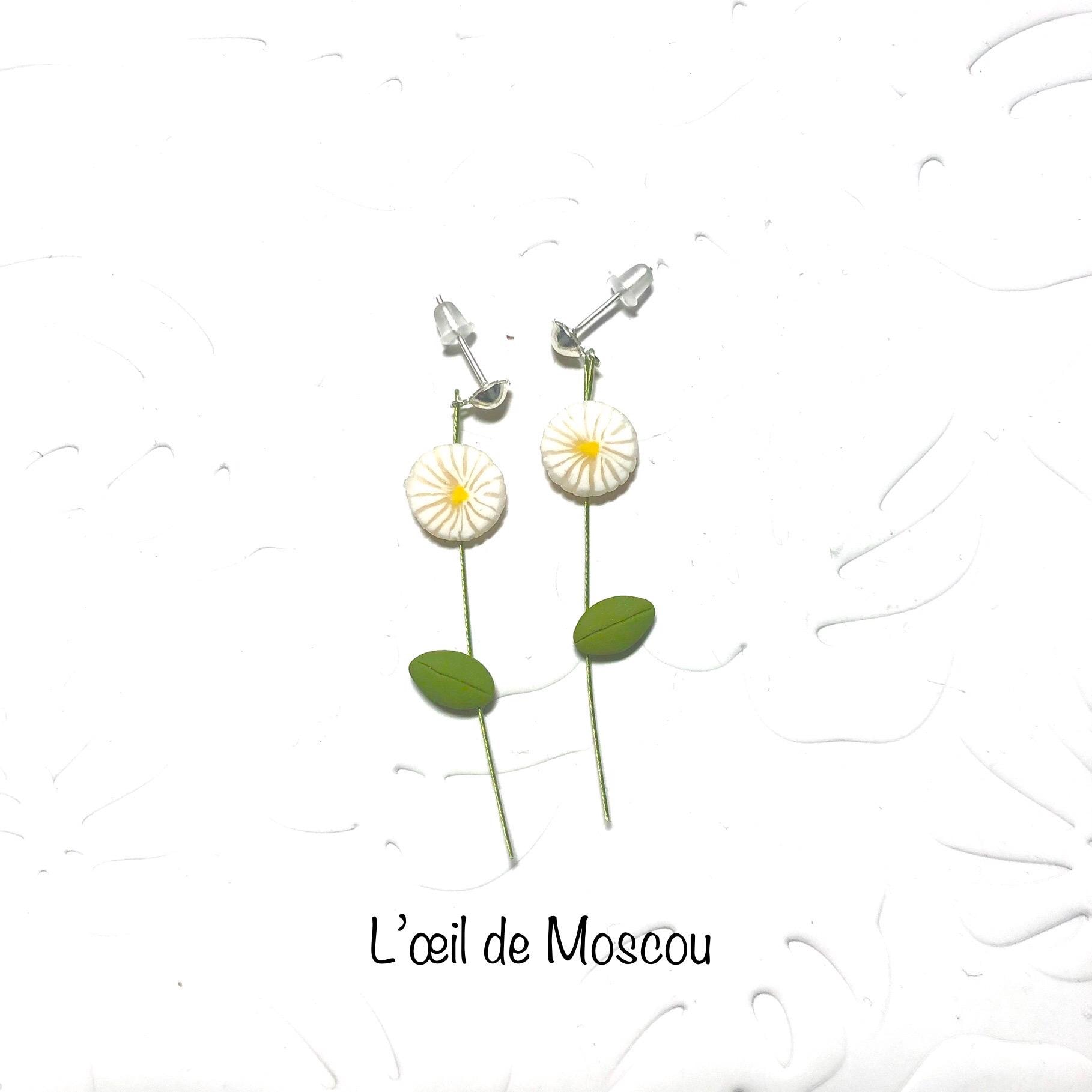 original creation earrings with small daisies