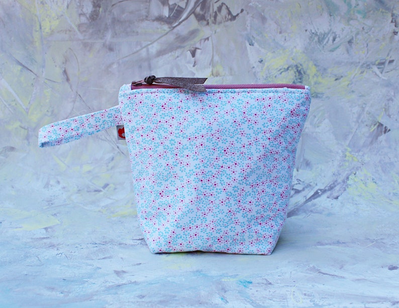 small insulated snack bag