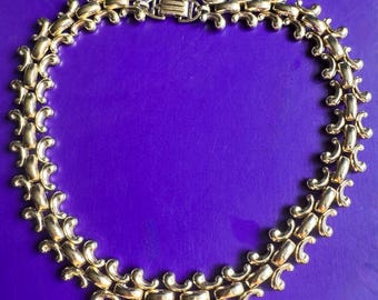 Vintage 1960s goldfarbene Kragenkette, große, ausgefallene Glieder, ca 38 cm