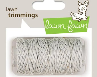 Lawn Fawn - Rifiniture per prato - Bobina di spago Baker's Twine - Cordoncino singolo Silver Sparkle