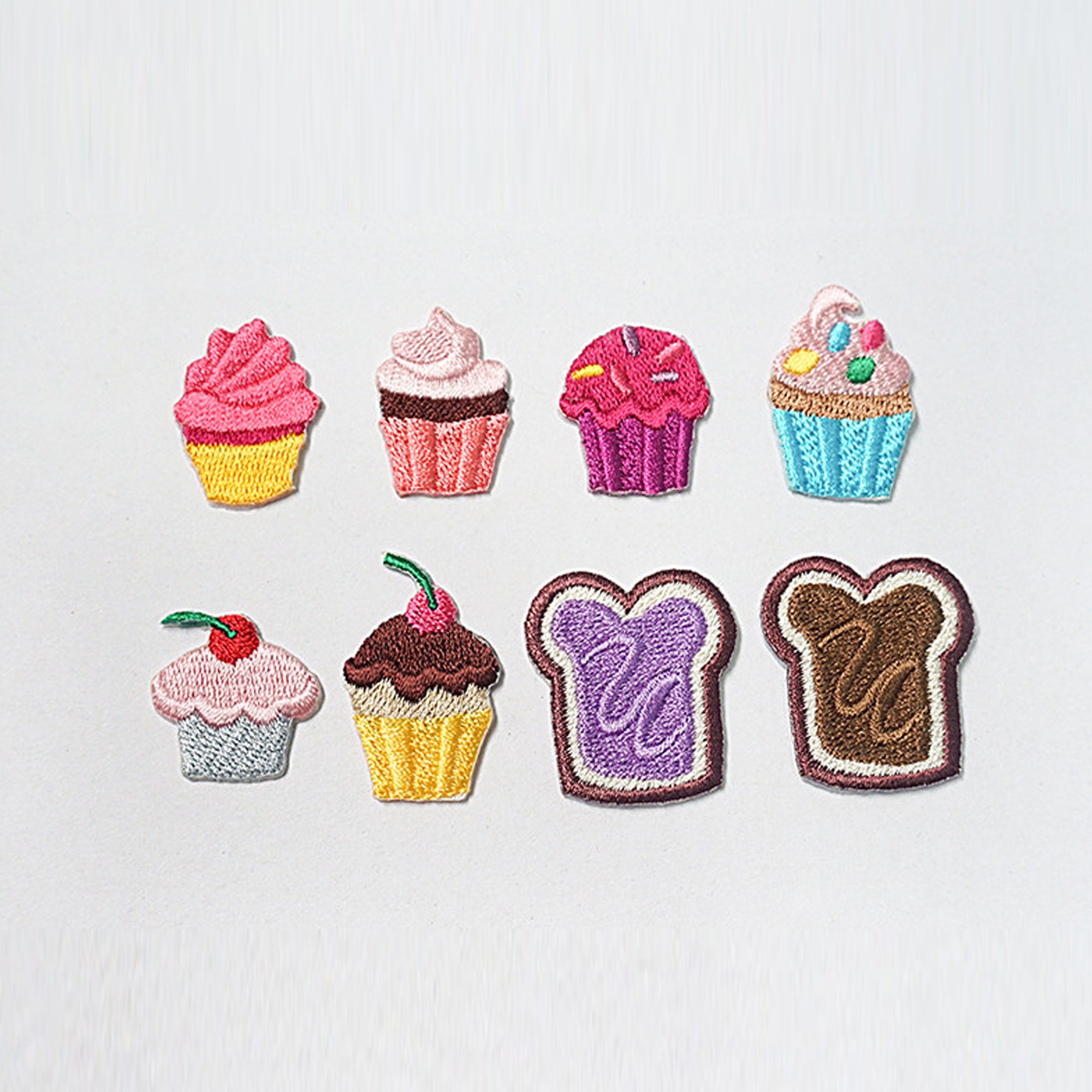 SEWOART 13pezzi Toppe Termoadesive Cupcake Patch Ricamate Per Abbigliamento Decorazioni Per Borse e Accessori Diy