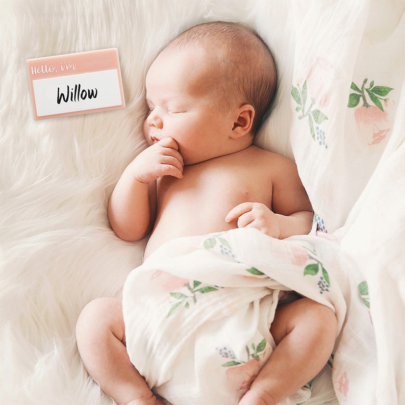 Hello I/'m Birth Announcement Plaque Baby Announcement Newborn Photoshoot Photo Prop