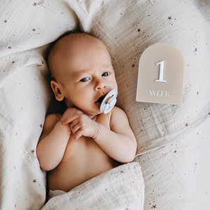 Ensemble de jalons d'arche en acrylique | Jalons mensuels découpés au laser | Disques Milestone | Accessoire photo mensuel pour bébé | Cartes bébé étape importante