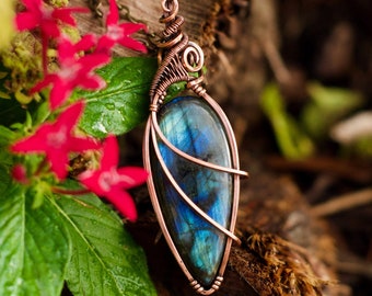 Flashy blue labradorite pure copper jewelry wire wrapped unisex necklace crystal gemstone boho wire weaving pendant