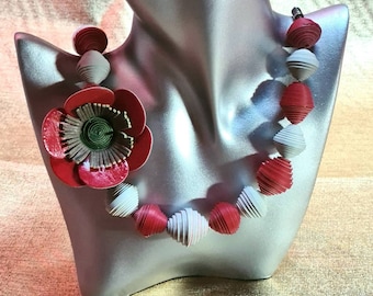 Poppy necklace in synthetic leather