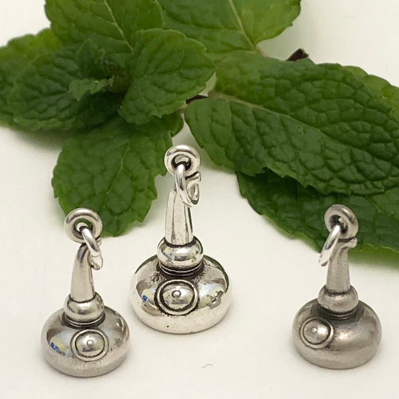 Drankh Pendant main image 1