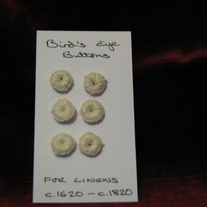 Tarjeta de 6 botones de reproducción de ojo de pájaro, botones de hilo de lino de color blanco roto, botones suaves para ropa infantil o recreación histórica del siglo XVII