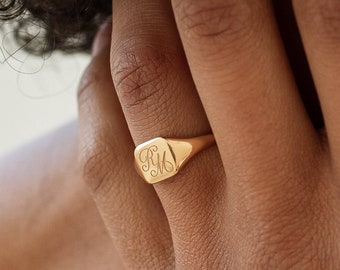 Gepersonaliseerde vierkante zegelring van GracePersonalized - Gegraveerde gouden ring - Aangepaste initiële ring - Kleine vierkante zegelring *RHODY RING*