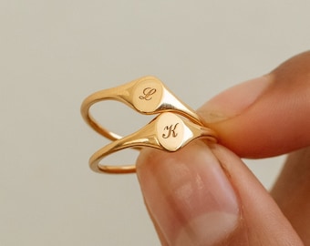 Mini Oval Signet Ring - Custom Engraved Initial Jewelry - Meaningful Gift for Her | Grace Personalized