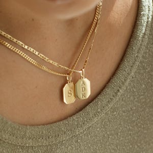 Aangepaste tag gegraveerde ketting - gouden initiële sieraden - zinvol cadeau voor haar | Grace Gepersonaliseerd