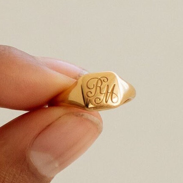 Demi Square Signet Engraved Ring - Custom Monogram Jewelry - Timeless Gift for Her | Grace Personalized