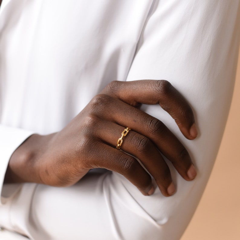 Kettengliedring von GracePersonalized Moderner Minimal Ring Gold Ring Pinky Einfache Stapelringe Mom Geschenke Versandfertig MARY RING Bild 1