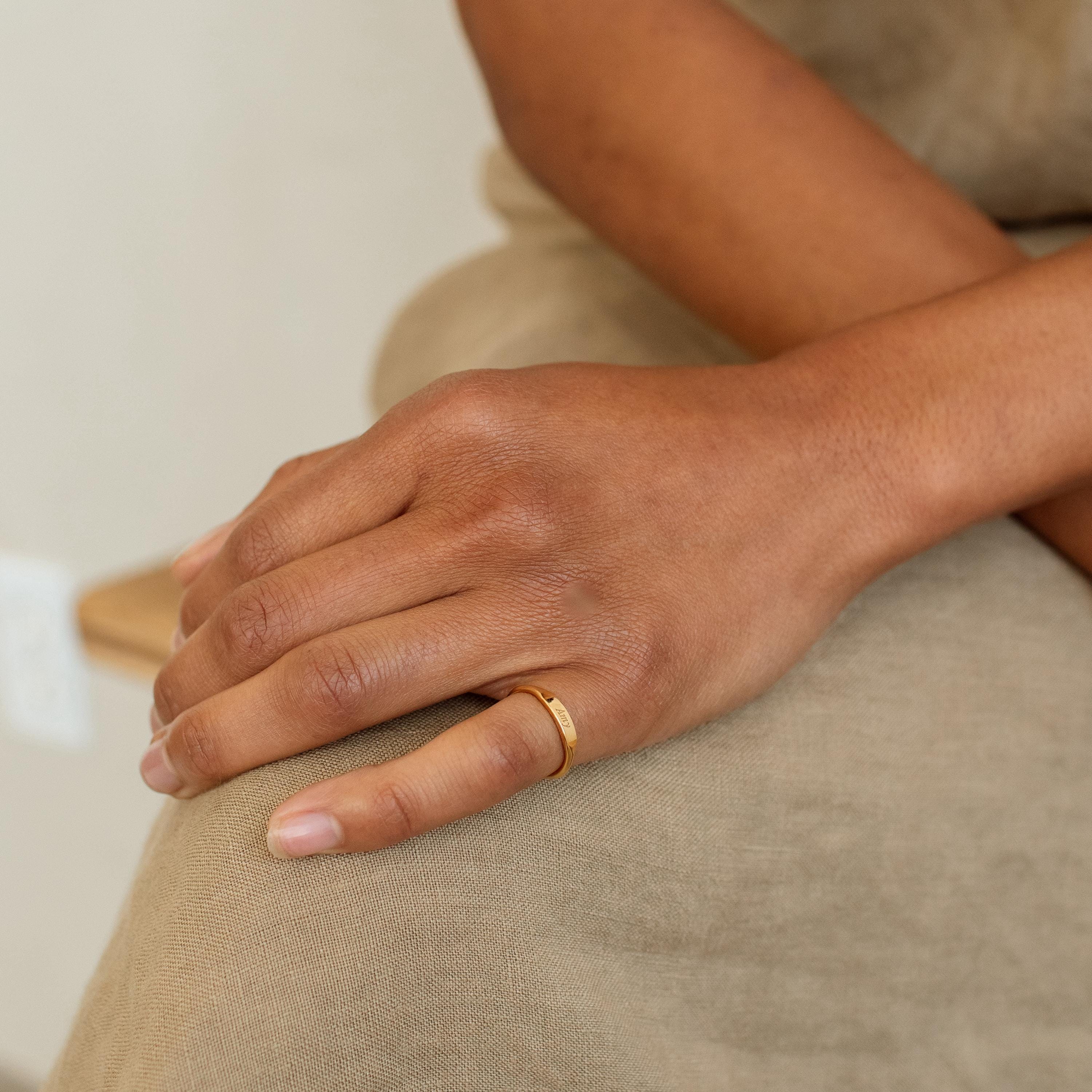 【Grace Personalized】RHETAリング Personalized Oval Signet Ring by Gracepersonalized - Custom