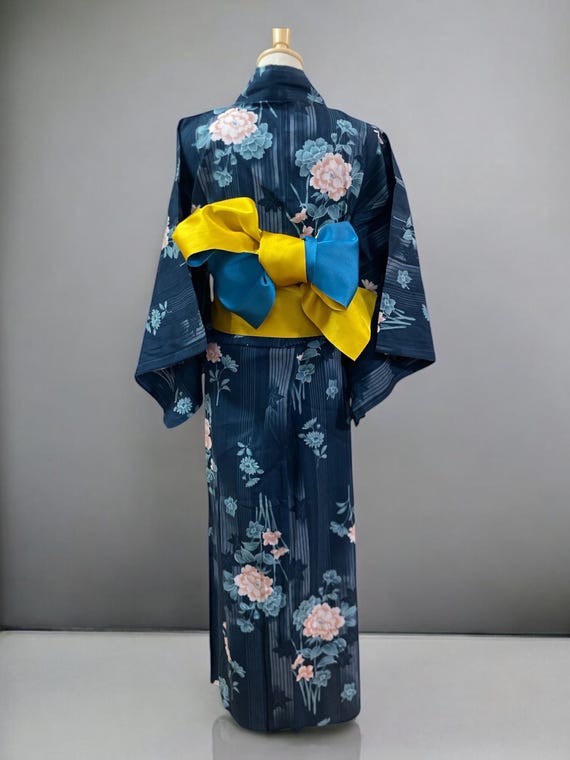 ヴィンテージブルー花柄浴衣セット（帯付き） - Etsy 日本