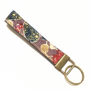 Wristlet Key Fob, flower, Fabric Key Chain, Japanese kimono pattern Fabric key fob, wristlet, gift for woman, Japanese gift