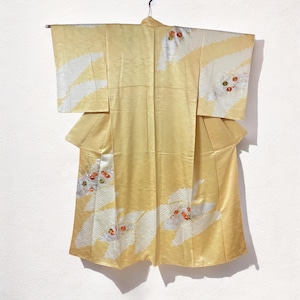 Silk authentic kimono, Vintage Kimono, embroidery kimono, yellow homongi, Silk Japanese dress