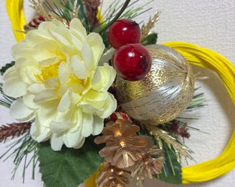 Japanese Mizuhiki Christmas Decor, Yellow Mizuhiki Wall Hanging, Japanese New Year Decoration, Handmade Holiday Wreath, Red Berries