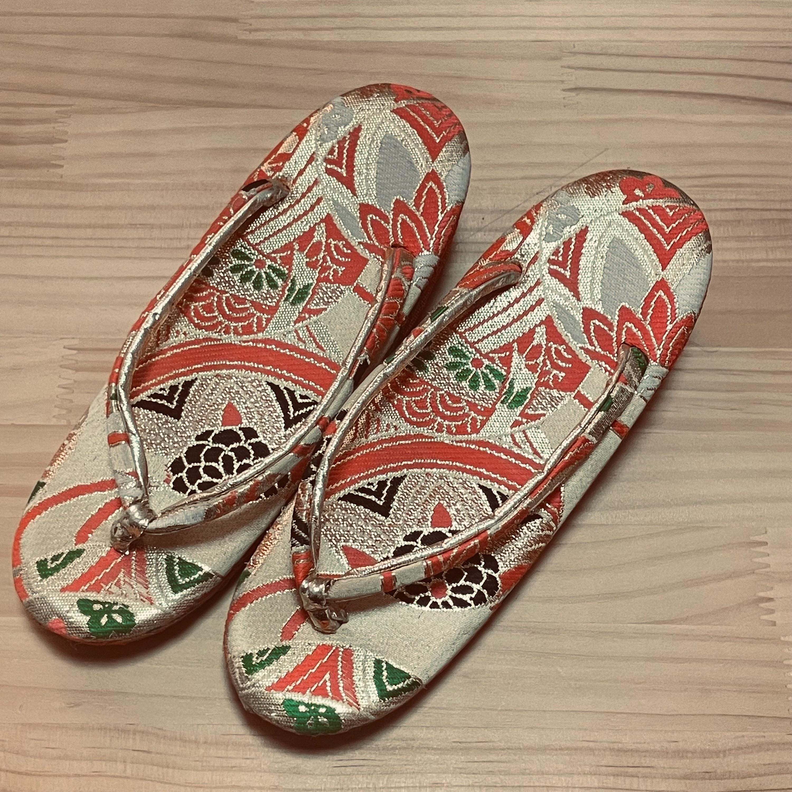 はきもの 着物風の草履、女の子用、赤ゴールド - Etsy